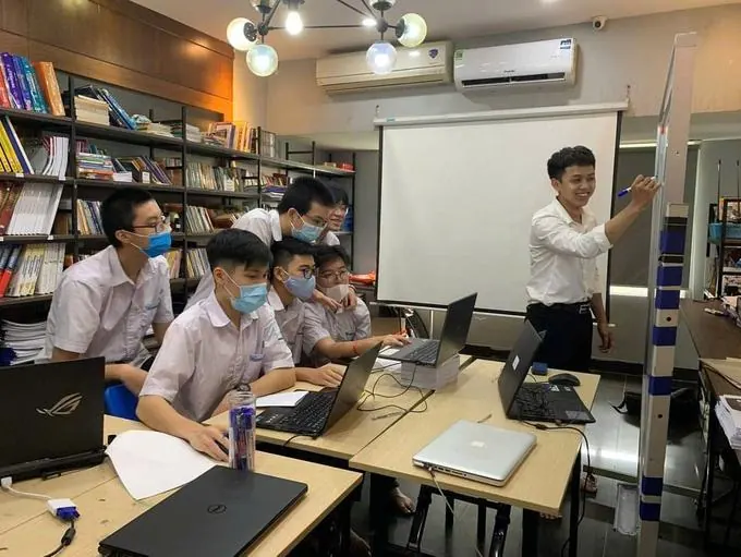 Giờ học tại phòng thực hành